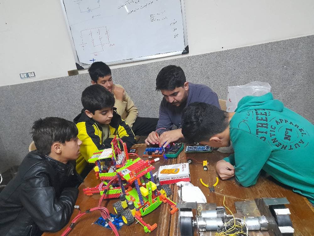 مجتمع آموزشی علمی لکو سپهر